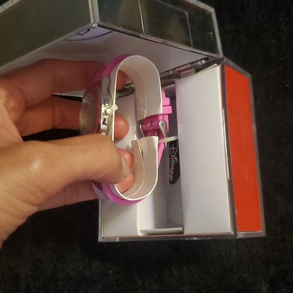 BNIB Disney Kids Minnie Mouse Pink Watch